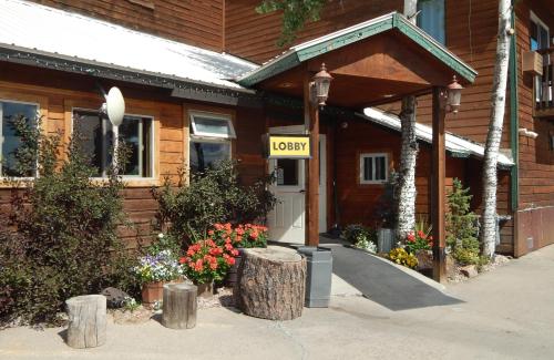 入口, 阿爾卑賓館 (Alpine Inn) in 帕戈薩斯普林斯