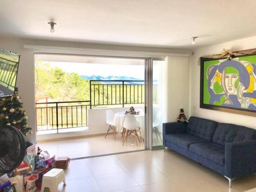 Hermoso apartamento con excelente vista.