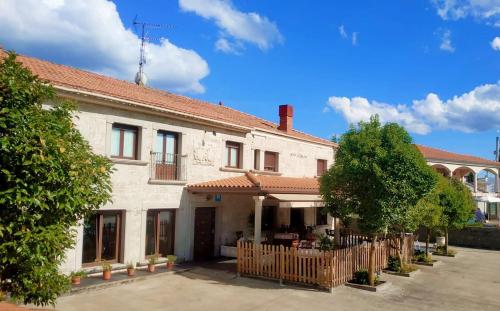  Hostal Rio Almar, El Cabaco bei Valdefuentes de Sangusín