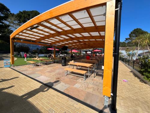 Restaurant, Contemporary Caravan at Newquay Holiday Park in Trebarber