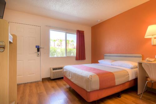 Motel 6-Las Vegas, NV - Boulder Hwy - image 2