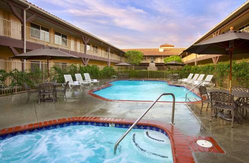 Best Western Corona Hotel & Suites