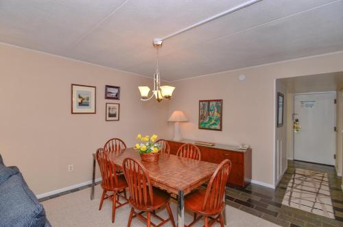 309B One Bedroom One Bath in Oakland, USA