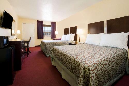 Standard Queen Room with Two Queen Beds - Non Smoking