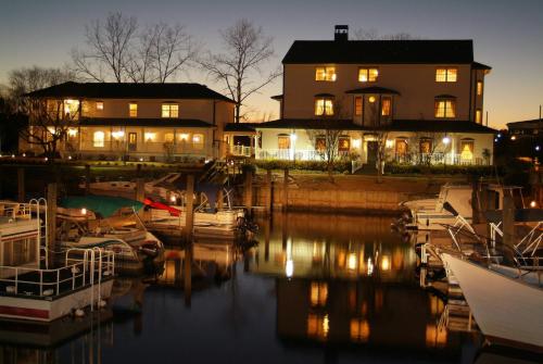 The Cypress Inn in Conway, USA