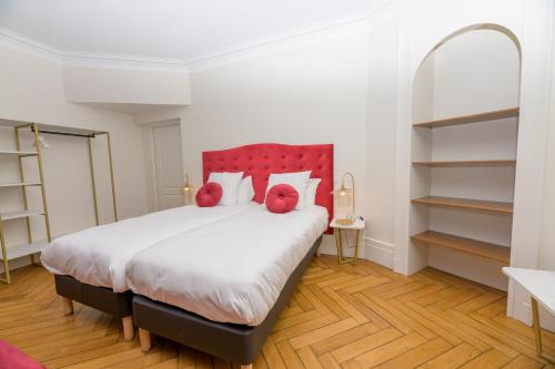 2 twin beds
