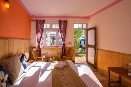 Rainbow Hostelier – Leh, PA