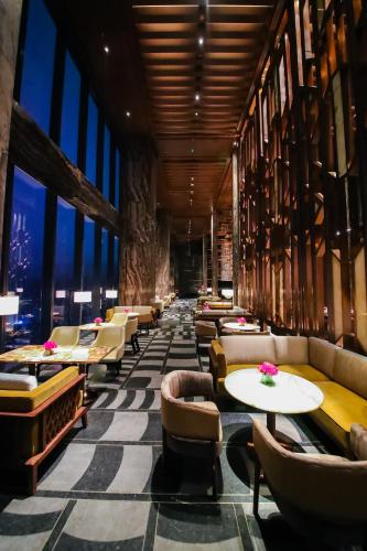 377222407 Shangri-La Nanning - The tallest hotel worldwide in Shangri-La Group
