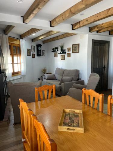 Vivienda Turística Rural Casa Irene (Vivienda Turistica Rural Casa Irene) in Segura De La Sierra