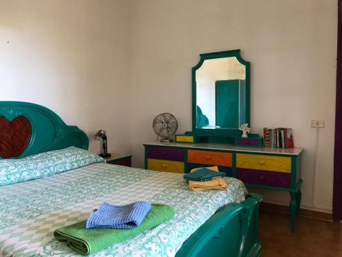 Sprocketlandia Apartment Sleeps 4 with Garden in Frigole