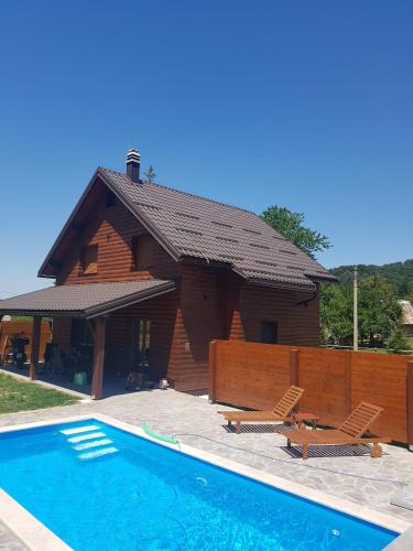 Peldbaseins, Villa Kum in Begovo Razdolje