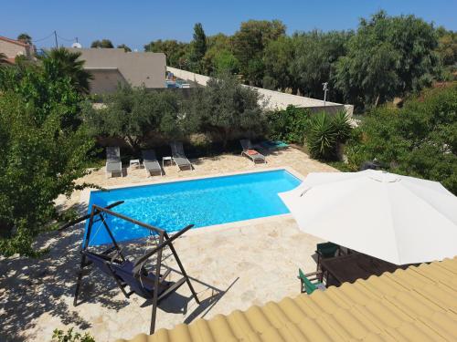  Beach Cottage in Tavronítis