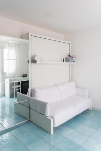 1 double bed, 2 twin beds