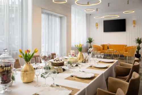 Hotel Corner - image 10
