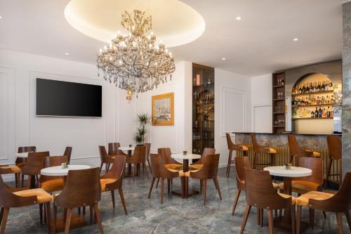 Bar/Lounge, Hotel Corner in Split