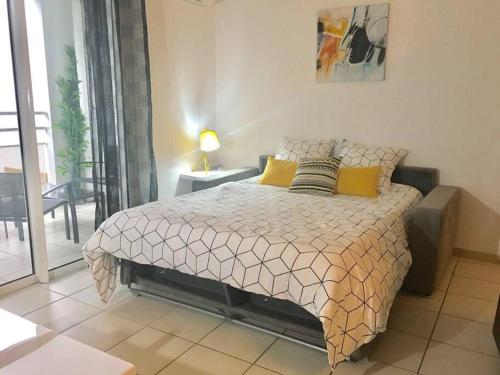 Studio moderne, centre-ville, au calme, parking privé, La Possession (foto 3)