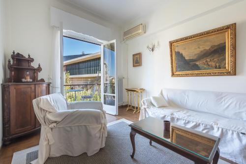 Athenean Classic Apartment at Acropolis Museum & Metro