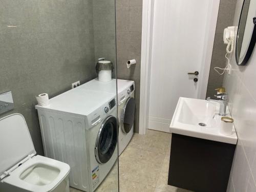 Orange Hotel - Accommodation - Gonio