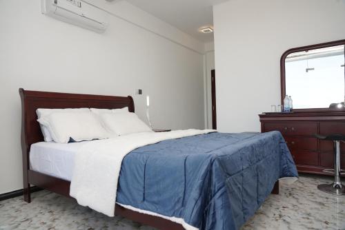 Family Room with Sea View image 2