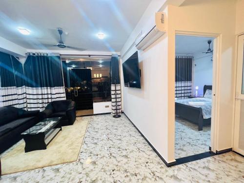 Family Room with Sea View image 6