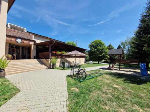 Hotelli välisilme, Topolsky pivovar, restaurace a penzion in Topolná