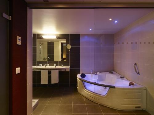 Hotel Europe Room Type - Junior Suite with Spa Bath