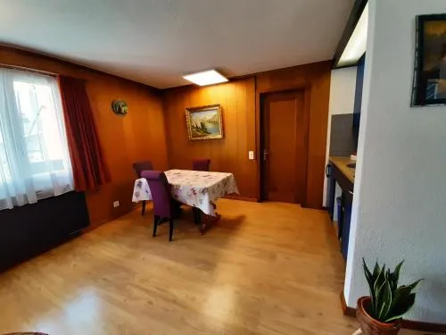 Chalet apartment by Interlaken. Parking in Ringgenberg, Schweiz