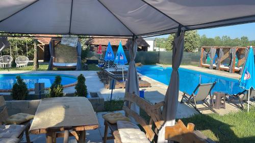 Holiday Home Rodjak sa sela Holiday Home Rodjak sa sela