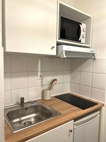 Studio lumineux 25m2 , 2min métro Compans, Wifi Fibre et entrée autonome, Toulouse (photo 10)