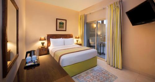 1 queen bed