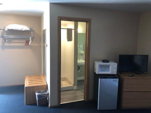 Parkway Motel – Neenah, WI