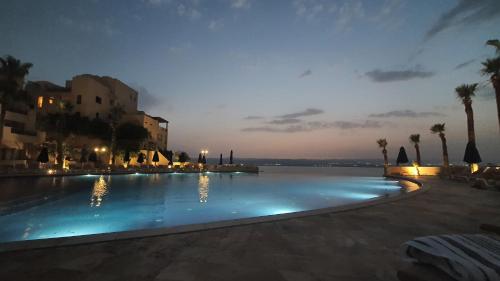 Comfy Stays Sea View Apartments at DeadSea Samarah Resort