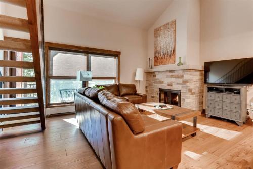Luxury Ski In, Ski Out 1 Bedroom At Eagle Bahn Gondola - 숙소 외관