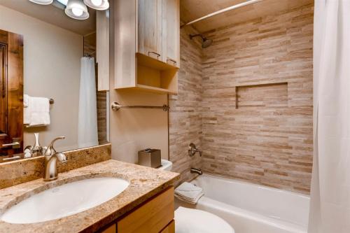Luxury Ski In, Ski Out 1 Bedroom At Eagle Bahn Gondola - 숙소 외관