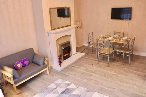 Facilities, Home Away From Home - 2 Bed FREE Parking & Wifi in Hunslet Carr