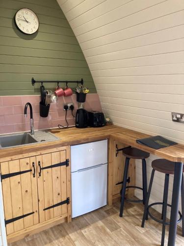 Delor - Bryntalch Glamping Pods 3