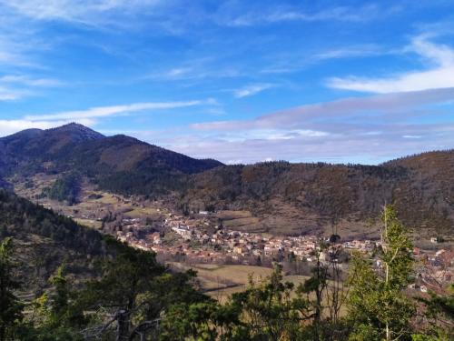 Belle maison proche de la ville et du lac in Belcaire