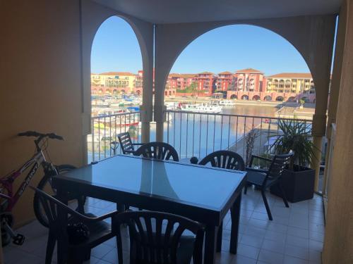 Chambre dans appartement avec vue sur le port - Pension de famille - Lattes