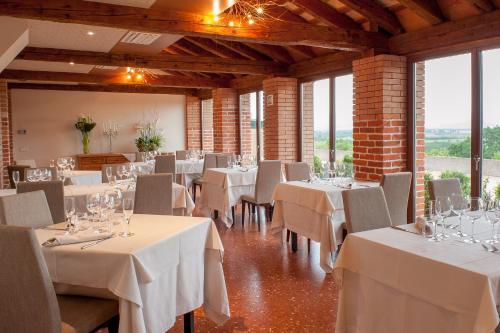 Elliot Osteria e dormire in collina - 레스토랑
