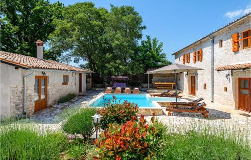 Nice Home In Rezanci With Outdoor Swimming Pool - Location saisonnière - Režanci