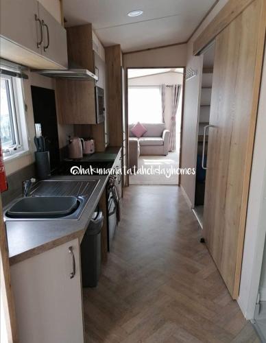 Hakuna Matata Holiday Homes - Accessible Caravan