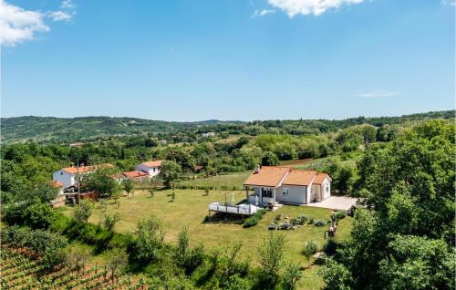 Amazing Home In Rakotule With Kitchen