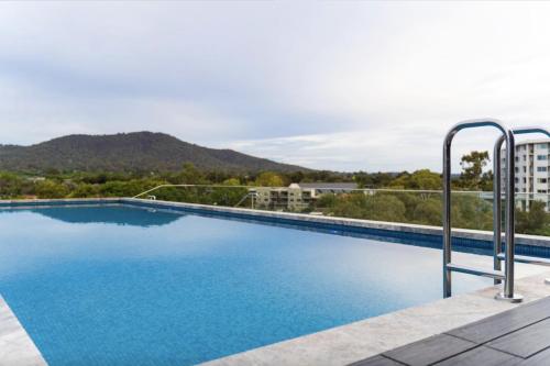 The Hamptons -Coastal Luxe Dual Suite - 2 Bed 2 Bath, Rooftop Pool & Free Parking, Canberra (foto 6)