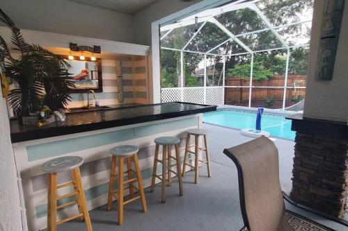 "Shore Fun, Bare Feet Retreat" in Spring Hill, USA