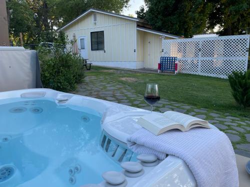 Luxury Riverside Estate - 3BR Home or 1BR Cottage or BOTH - Sleeps 14 - Swim, fish, relax, refresh