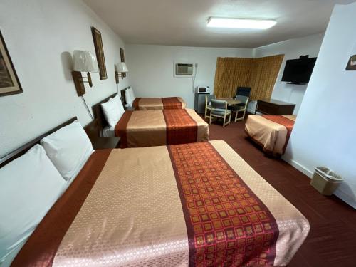 Kansan Motel - image 24