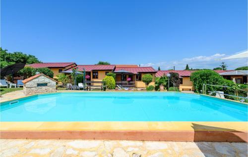 Nice Apartment In Rovinjsko Selo With Outdoor Swimming Pool