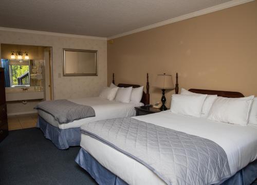 Queen Room with Two Queen Beds