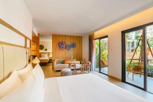 377405129 Holiday Inn Resort Samui Bophut Beach by IHG