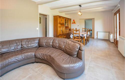 Stunning home in Les-Salles-du-Gardon with 3 Bedrooms and Outdoor swimming pool